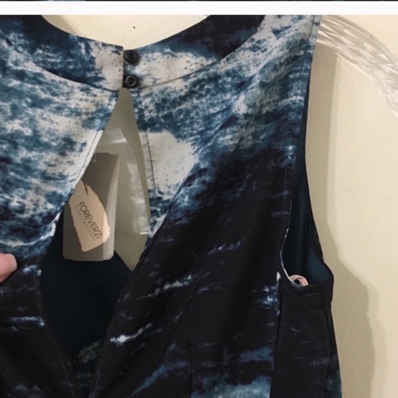 Forever 21 Keyhole Back V Neck with Pocket Dress - Picture 7 of 7